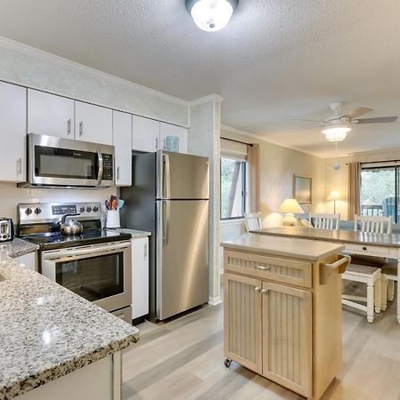 Hilton Head Condo With Balcony And Pool, Walk To Beach Hilton Head Island Ngoại thất bức ảnh